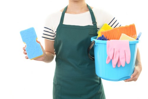 Professional move in cleaning in a Hackney flat with kitchen and hallway focus